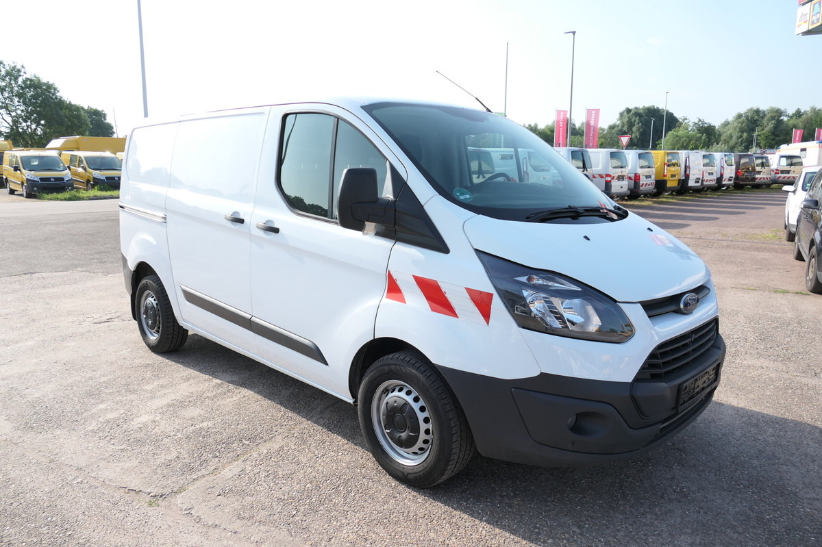 FORD Transit Custom 290 2.0 TDCi KLIMA WERKSTATTEINBA - Kis furgon: 3 kép. FORD Transit Custom 290 2.0 TDCi KLIMA WERKSTATTEINBA - Kis furgon: 3 kép.