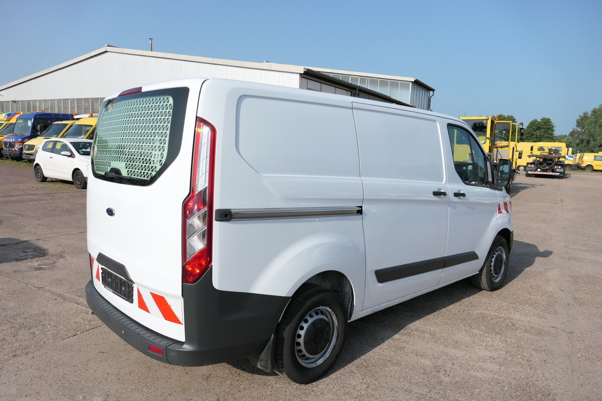 FORD Transit Custom 290 2.0 TDCi KLIMA WERKSTATTEINBA - Kis furgon: 4 kép. FORD Transit Custom 290 2.0 TDCi KLIMA WERKSTATTEINBA - Kis furgon: 4 kép.