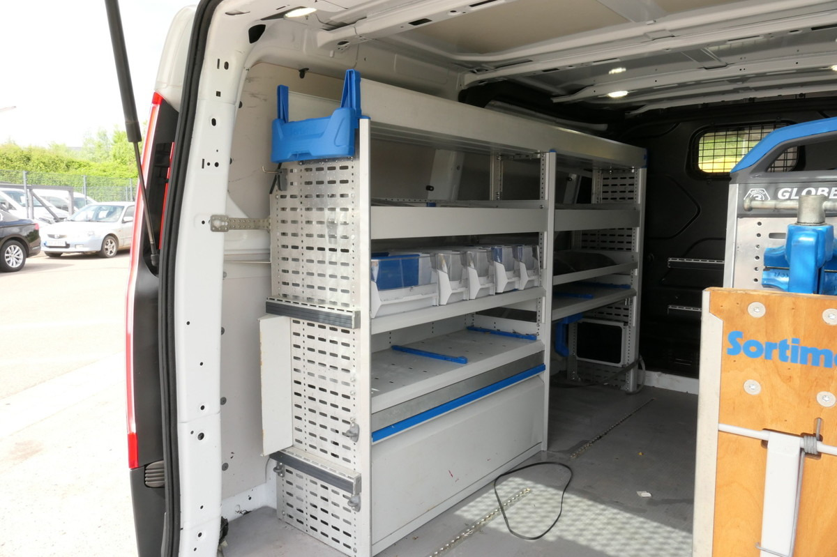 Kis furgon FORD Transit Custom 290 2.0 TDCi: 6 kép.