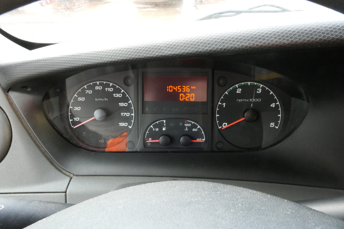 Dobozos kisteherautó IVECO Daily 35 S11 C30C AUTOMATIK KAMERA MAXI KAMERA R: 11 kép.