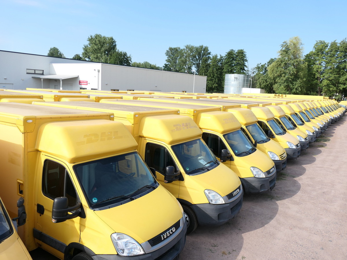 IVECO Daily 35 S11 C30C AUTOMATIK KAMERA MAXI Regale D - Dobozos kisteherautó: 1 kép. IVECO Daily 35 S11 C30C AUTOMATIK KAMERA MAXI Regale D - Dobozos kisteherautó: 1 kép.
