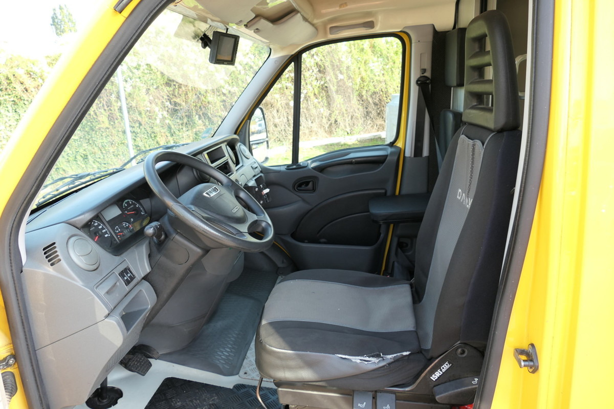 Dobozos kisteherautó IVECO Daily 35 S11 C30C AUTOMATIK KAMERA MAXI Regale L: 9 kép.