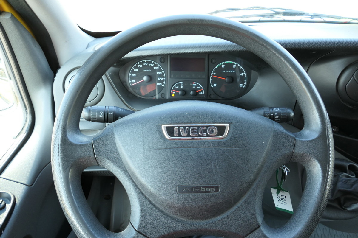 Dobozos kisteherautó IVECO Daily 35 S11 C30C AUTOMATIK KAMERA MAXI Regale L: 11 kép.