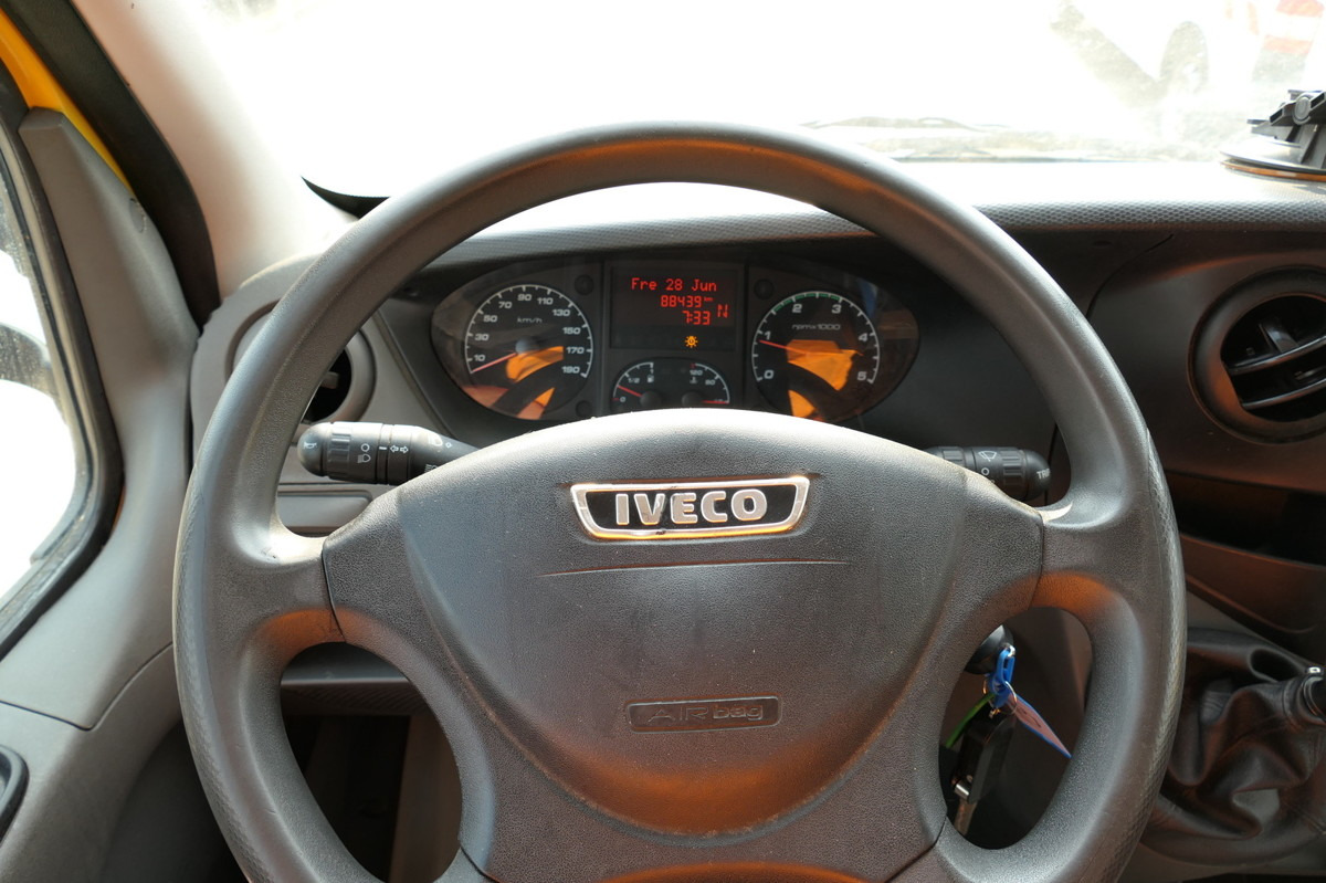 Dobozos kisteherautó IVECO Daily 35 S11 C30C AUTOMATIK KAMERA MAXI Regale L: 10 kép.