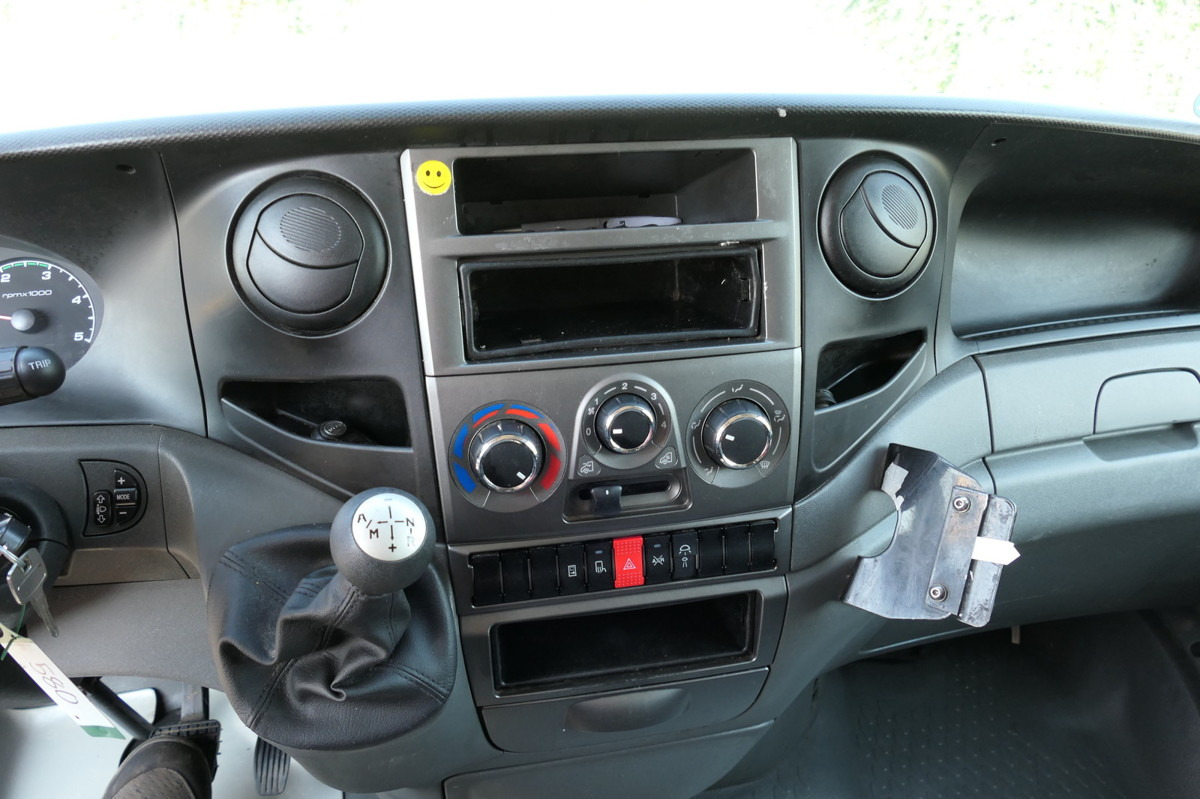 Dobozos kisteherautó IVECO Daily 35 S11 C30C AUTOMATIK KAMERA MAXI Regale L: 10 kép.