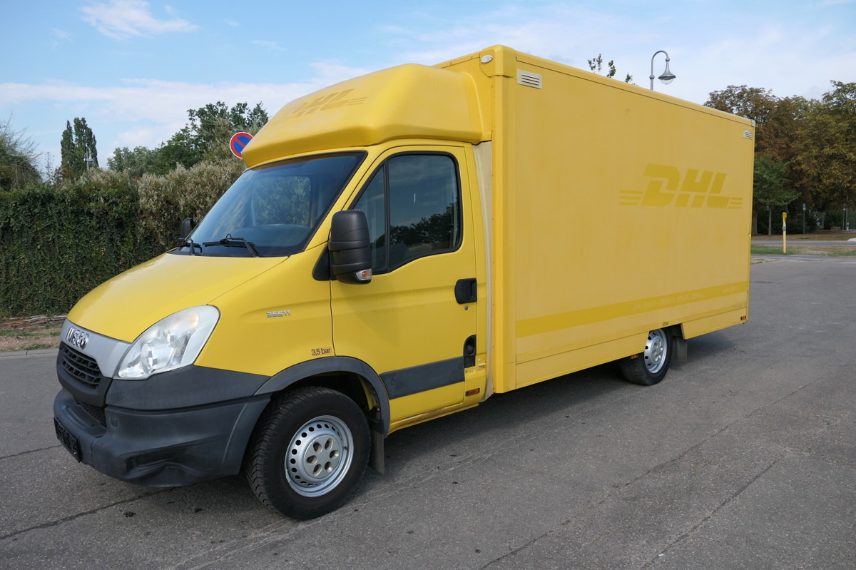 IVECO Daily 35 S11 C30C AUTOMATIK KAMERA Regale LUFT D - Dobozos kisteherautó: 1 kép. IVECO Daily 35 S11 C30C AUTOMATIK KAMERA Regale LUFT D - Dobozos kisteherautó: 1 kép.