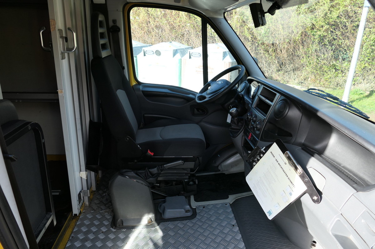 IVECO Daily 35 S11 C30C AUTOMATIK KAMERA Regale LUFT D - Dobozos kisteherautó: 5 kép. IVECO Daily 35 S11 C30C AUTOMATIK KAMERA Regale LUFT D - Dobozos kisteherautó: 5 kép.