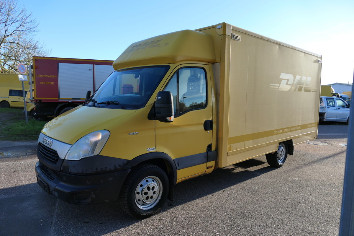 IVECO Daily 35 S11 C30C AUTOMATIK KAMERA Regale LUFT D - Dobozos kisteherautó: 2 kép. IVECO Daily 35 S11 C30C AUTOMATIK KAMERA Regale LUFT D - Dobozos kisteherautó: 2 kép.