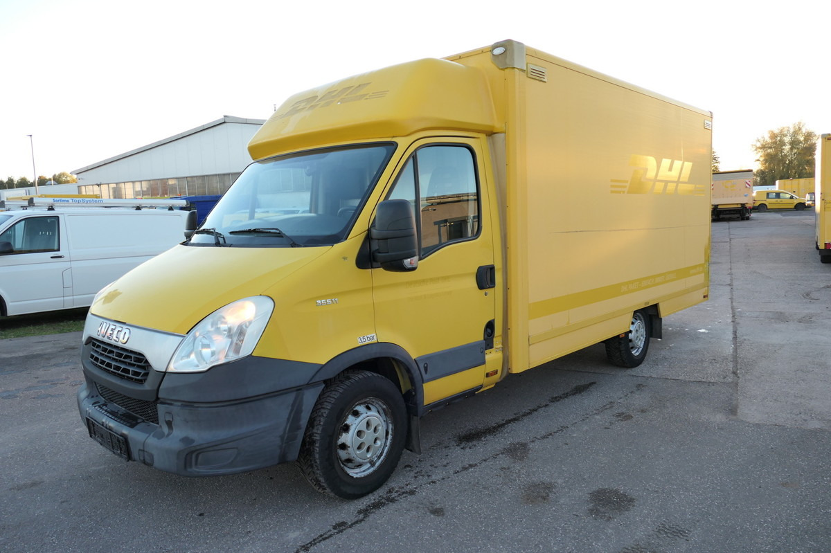 IVECO Daily 35 S11 C30C AUTOMATIK KAMERA Regale LUFT D - Dobozos kisteherautó: 1 kép. IVECO Daily 35 S11 C30C AUTOMATIK KAMERA Regale LUFT D - Dobozos kisteherautó: 1 kép.