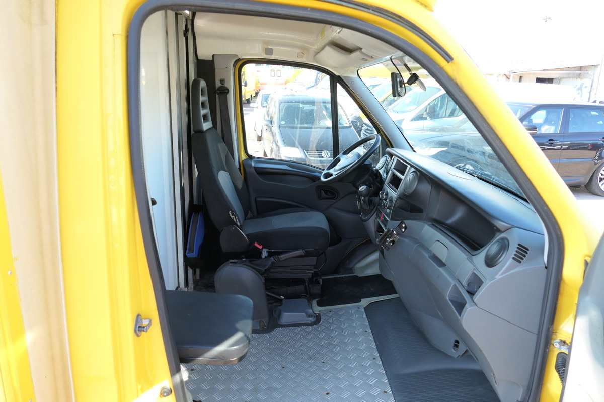 IVECO Daily 35 S11 C30C AUTOMATIK KAMERA Regale LUFT D - Dobozos kisteherautó: 5 kép. IVECO Daily 35 S11 C30C AUTOMATIK KAMERA Regale LUFT D - Dobozos kisteherautó: 5 kép.