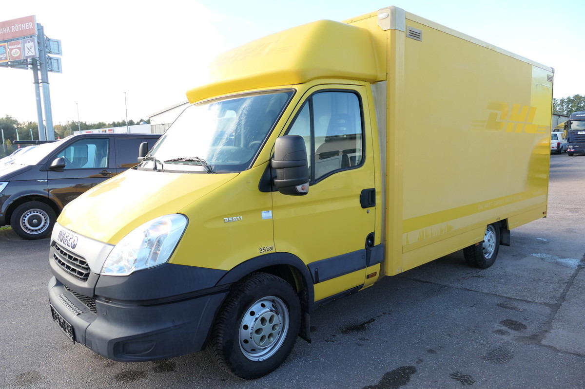 IVECO Daily 35 S11 C30C AUTOMATIK KAMERA Regale LUFT D - Dobozos kisteherautó: 1 kép. IVECO Daily 35 S11 C30C AUTOMATIK KAMERA Regale LUFT D - Dobozos kisteherautó: 1 kép.