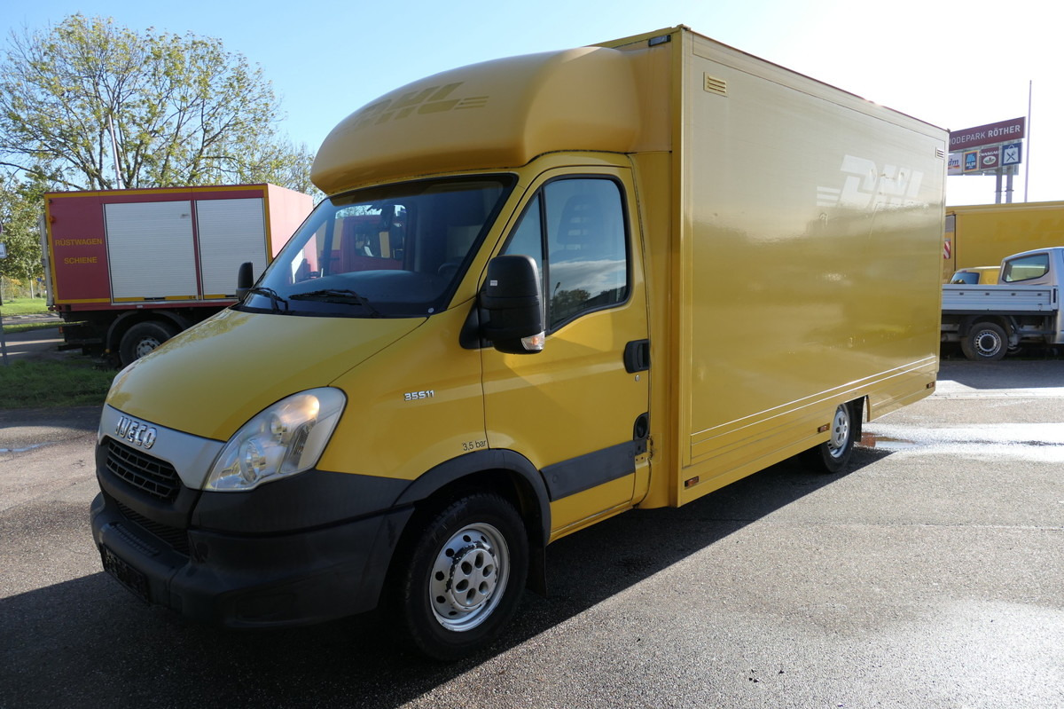 IVECO Daily 35 S11 C30C AUTOMATIK KAMERA Regale LUFT D - Dobozos kisteherautó: 2 kép. IVECO Daily 35 S11 C30C AUTOMATIK KAMERA Regale LUFT D - Dobozos kisteherautó: 2 kép.