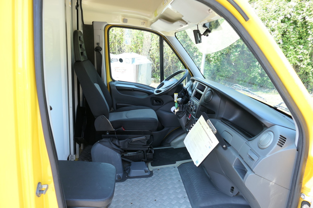 IVECO Daily 35 S11 C30C AUTOMATIK KAMERA Regale LUFT D - Dobozos kisteherautó: 5 kép. IVECO Daily 35 S11 C30C AUTOMATIK KAMERA Regale LUFT D - Dobozos kisteherautó: 5 kép.