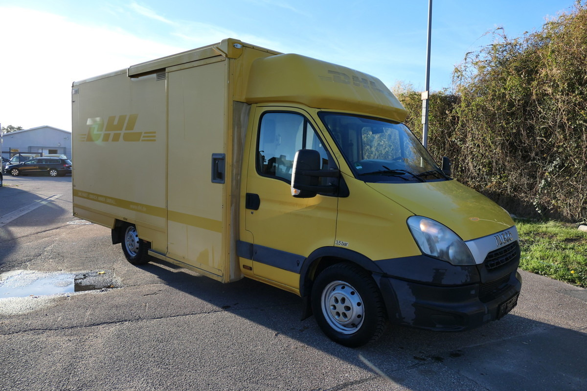 IVECO Daily 35 S11 C30C AUTOMATIK KAMERA Regale LUFT D - Dobozos kisteherautó: 1 kép. IVECO Daily 35 S11 C30C AUTOMATIK KAMERA Regale LUFT D - Dobozos kisteherautó: 1 kép.