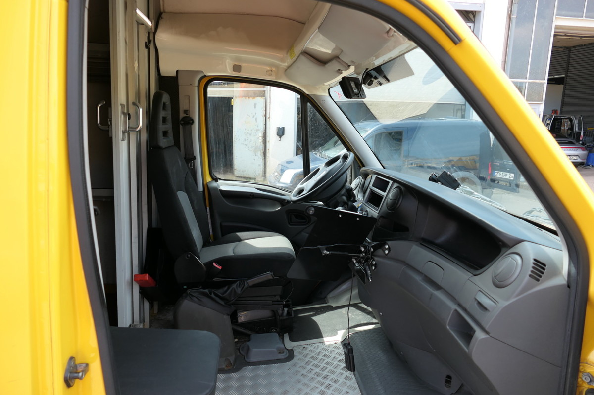 IVECO Daily 35 S11 C30C AUTOMATIK KAMERA Regale LUFT D - Dobozos kisteherautó: 5 kép. IVECO Daily 35 S11 C30C AUTOMATIK KAMERA Regale LUFT D - Dobozos kisteherautó: 5 kép.