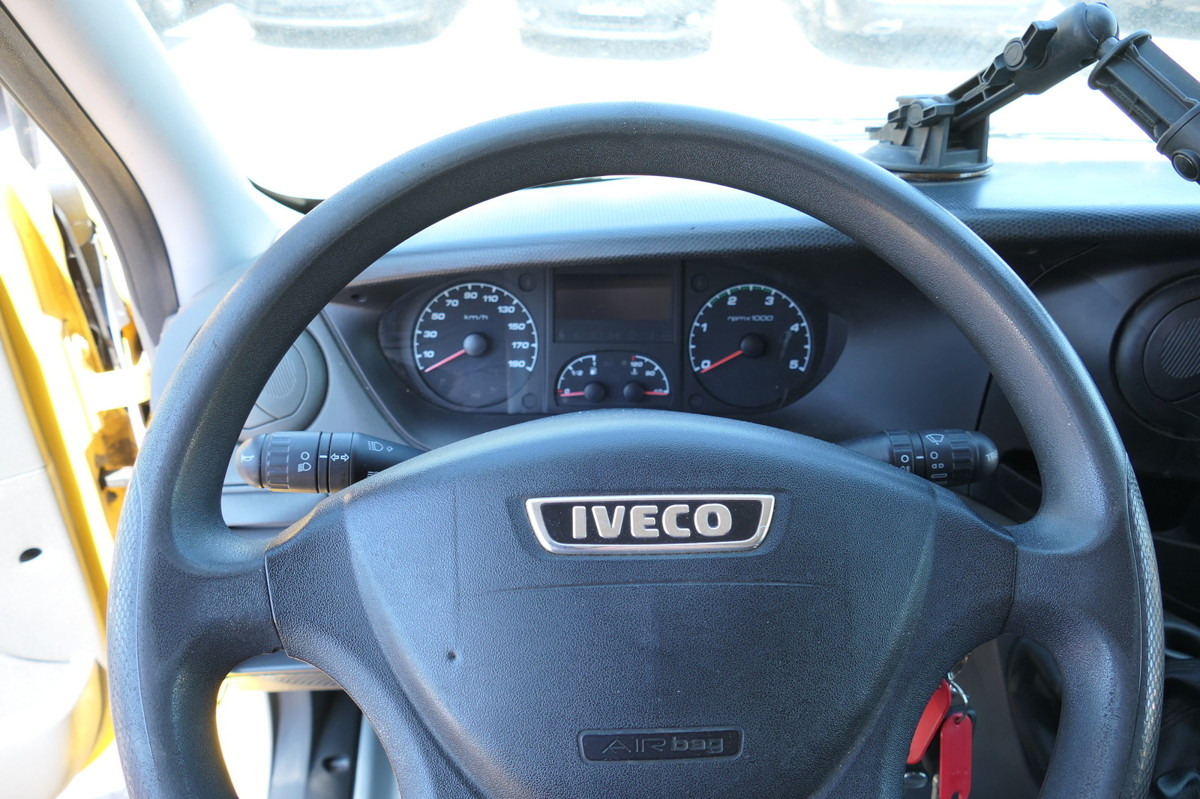 Dobozos kisteherautó IVECO Daily 35 S11 C30C AUTOMATIK KAMERA Regale LUFT D: 11 kép.