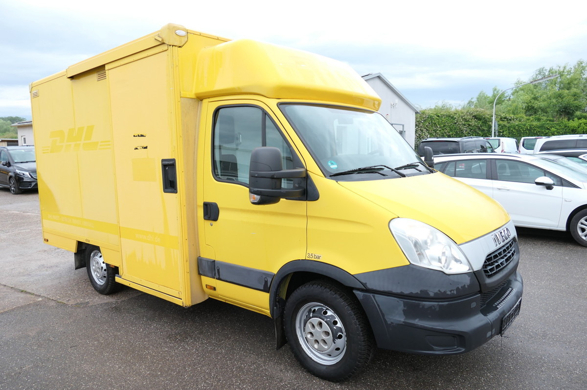 IVECO Daily 35 S11 C30C Kurz AUTOMATIK KAMERA Regale L - Dobozos kisteherautó: 2 kép. IVECO Daily 35 S11 C30C Kurz AUTOMATIK KAMERA Regale L - Dobozos kisteherautó: 2 kép.