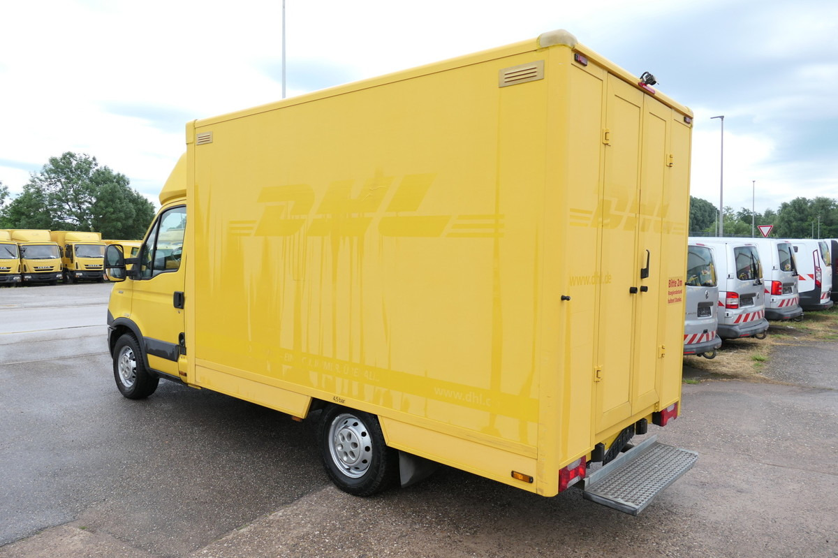 IVECO Daily 35 S11 C30C Kurz AUTOMATIK KAMERA Regale L - Dobozos kisteherautó: 4 kép. IVECO Daily 35 S11 C30C Kurz AUTOMATIK KAMERA Regale L - Dobozos kisteherautó: 4 kép.