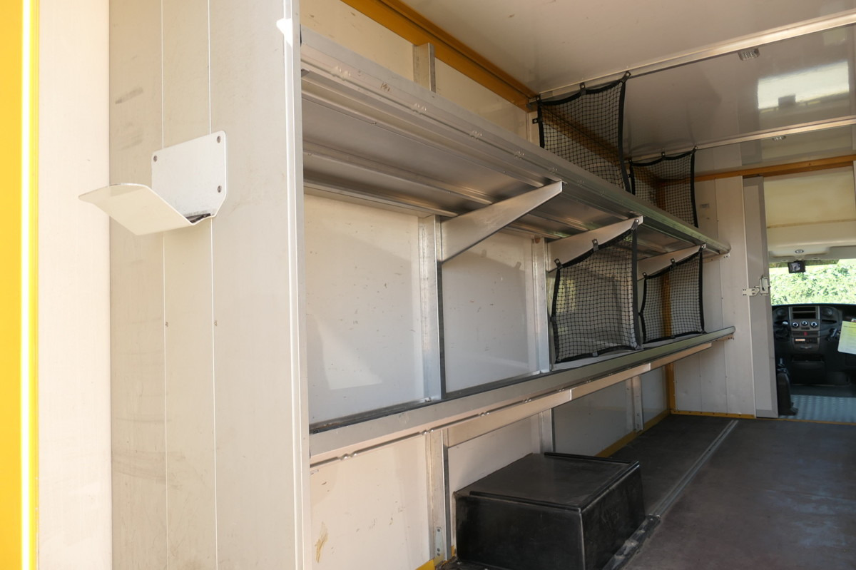 Dobozos kisteherautó IVECO Daily 50C15 COC: 8 kép.