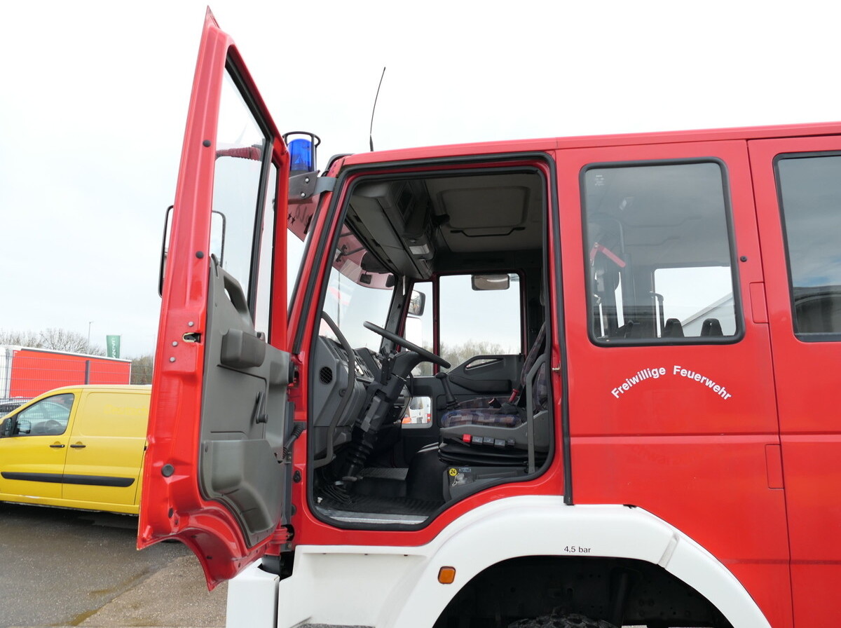Tűzoltóautó IVECO FF 95 E 18W LF 8/6 DoKa 4X4 SFZ FEUERWEHR Löschf: 18 kép.