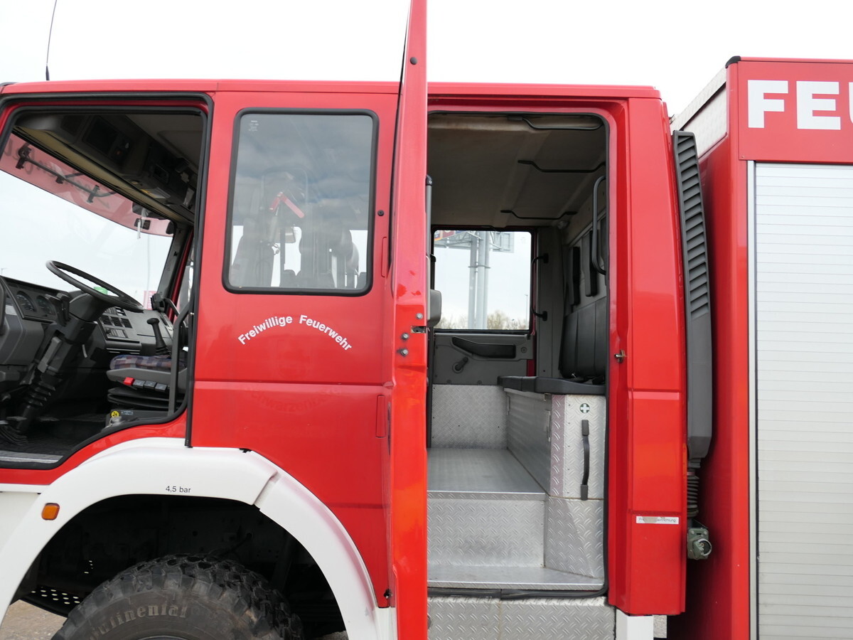 Tűzoltóautó IVECO FF 95 E 18W LF 8/6 DoKa 4X4 SFZ FEUERWEHR Löschf: 20 kép.