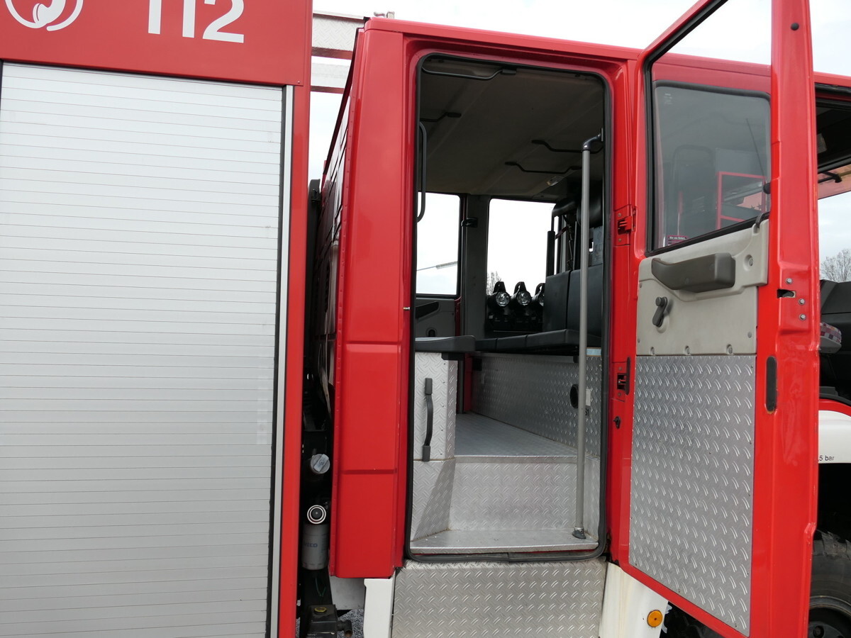 Tűzoltóautó IVECO FF 95 E 18W LF 8/6 DoKa 4X4 SFZ FEUERWEHR Löschf: 17 kép.