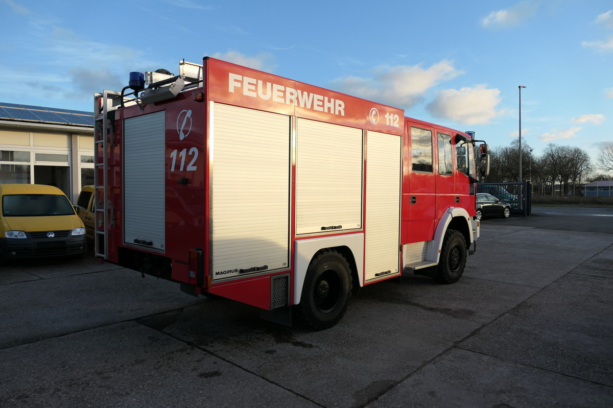 IVECO FF 95 E LF 8 DoKa AHK 4X4 SFZ FEUERWEHR Einzelbe - Tűzoltóautó: 3 kép. IVECO FF 95 E LF 8 DoKa AHK 4X4 SFZ FEUERWEHR Einzelbe - Tűzoltóautó: 3 kép.