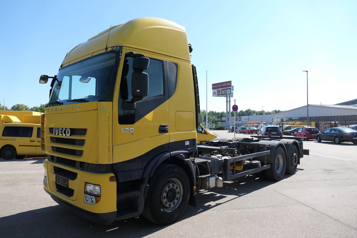 IVECO STRALIS AS 260 S42 Y/FS-CM AHK Lenk- und Liftach - Cserefelépítményes teherautó: 4 kép. IVECO STRALIS AS 260 S42 Y/FS-CM AHK Lenk- und Liftach - Cserefelépítményes teherautó: 4 kép.