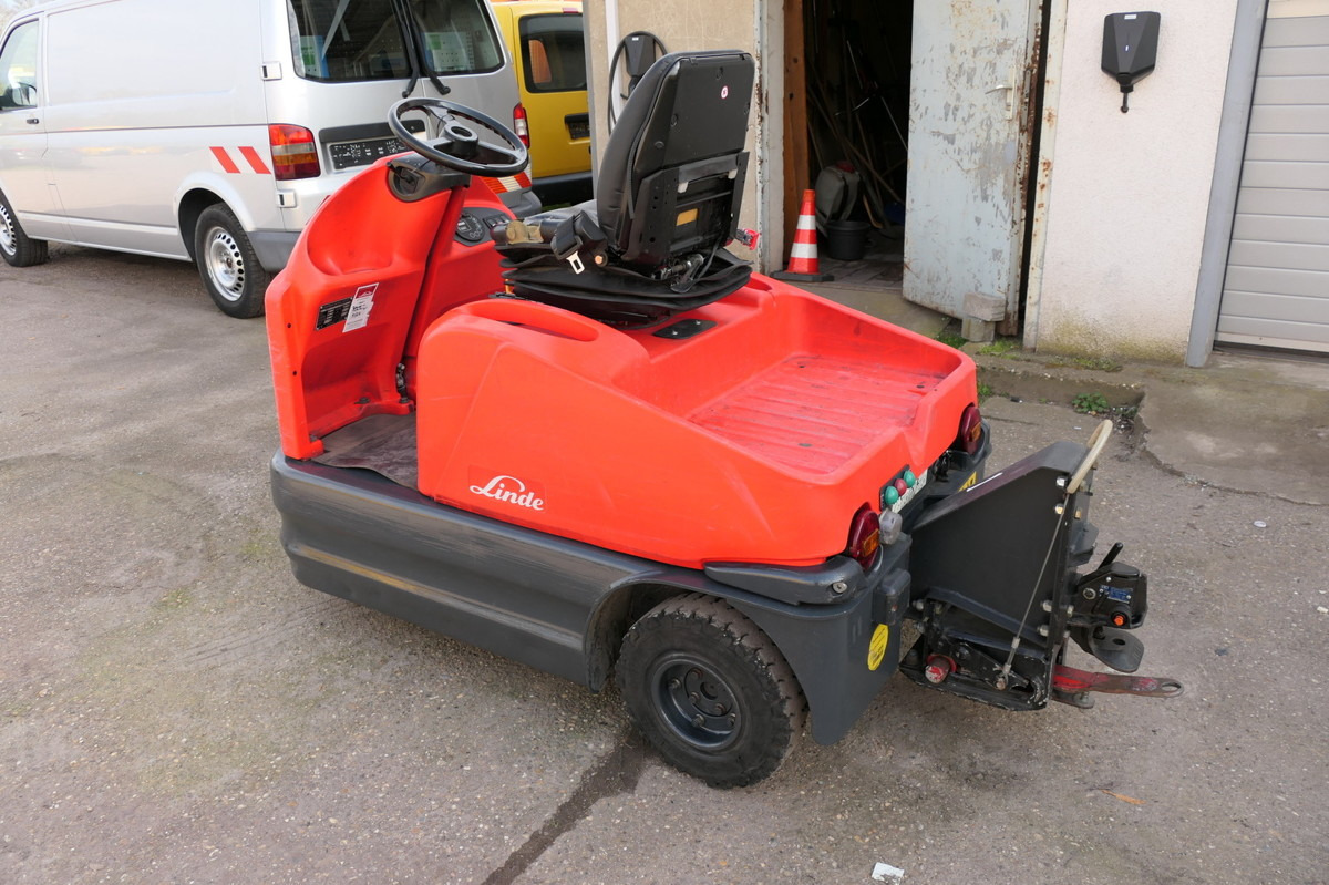LINDE P 60 Z Schlepper Batterie 12/2019 - Elektromos vontató: 4 kép. LINDE P 60 Z Schlepper Batterie 12/2019 - Elektromos vontató: 4 kép.