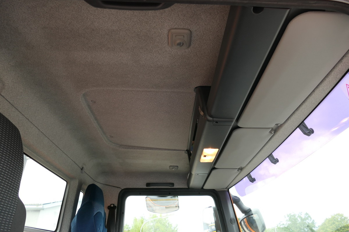 Utcaseprő gép MAN TGL 12.250 4x2 BL Kehrmaschine: 13 kép.