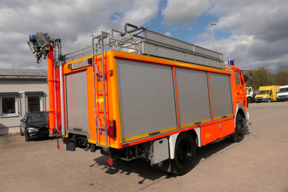 MERCEDES-BENZ 1019 AF Rüstwagen 4x4 TOP ZUSTAND - Tűzoltóautó: 4 kép. MERCEDES-BENZ 1019 AF Rüstwagen 4x4 TOP ZUSTAND - Tűzoltóautó: 4 kép.