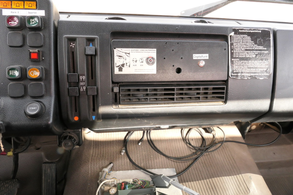 Tűzoltóautó MERCEDES-BENZ 1019 AF Rüstwagen 4x4 TOP ZUSTAND: 20 kép. Tűzoltóautó MERCEDES-BENZ 1019 AF Rüstwagen 4x4 TOP ZUSTAND: 20 kép.