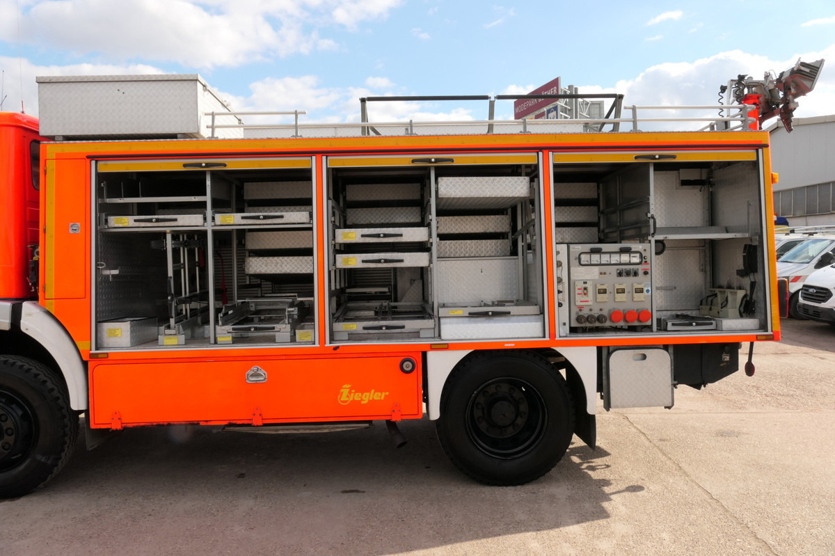 Tűzoltóautó MERCEDES-BENZ 1019 AF Rüstwagen 4x4 TOP ZUSTAND: 10 kép. Tűzoltóautó MERCEDES-BENZ 1019 AF Rüstwagen 4x4 TOP ZUSTAND: 10 kép.