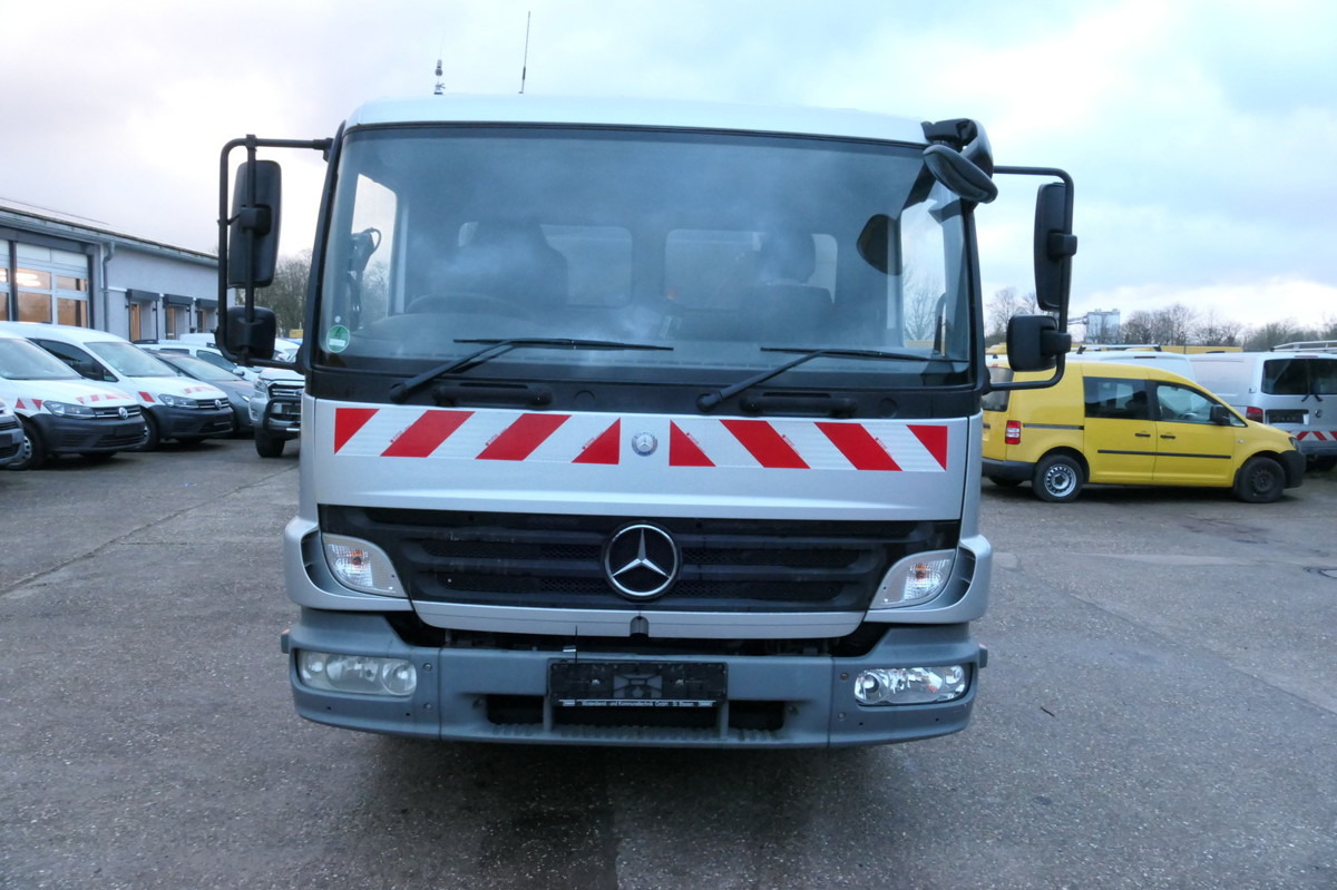 MERCEDES-BENZ Atego 1018 Rechtslenker Schmidt SK 500 R Rückfah - Utcaseprő gép: 2 kép. MERCEDES-BENZ Atego 1018 Rechtslenker Schmidt SK 500 R Rückfah - Utcaseprő gép: 2 kép.
