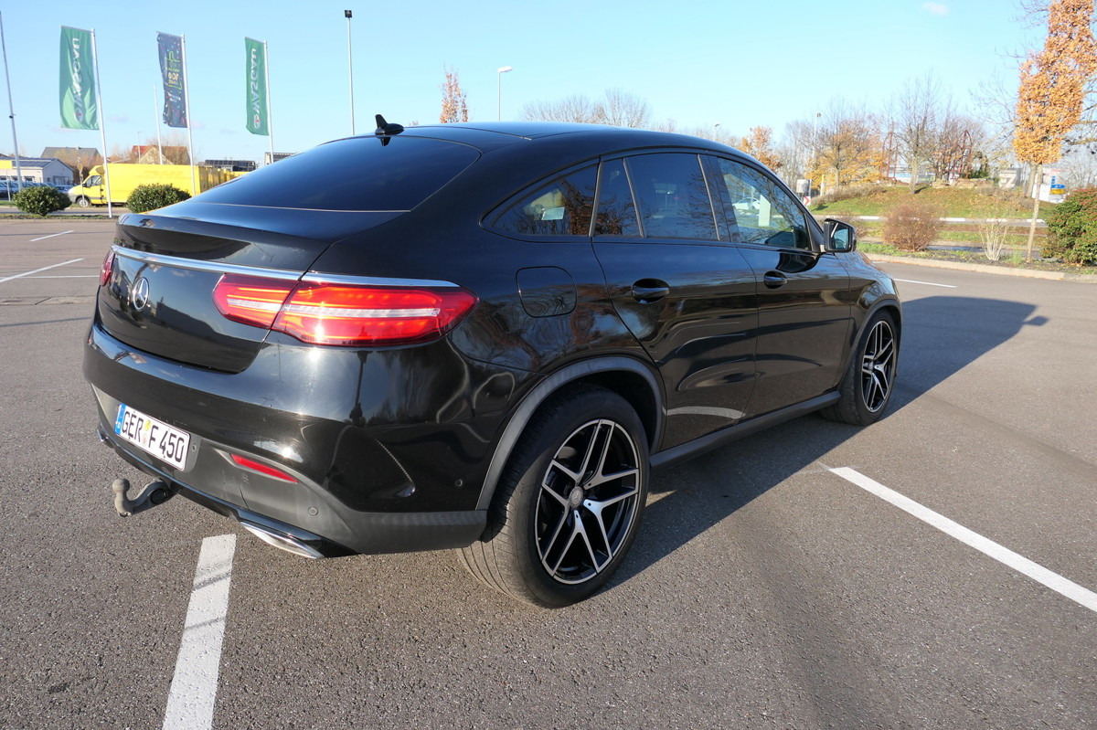 MERCEDES-BENZ GLE 350 d 4Matic KLIMA AMG-Line AHK - Terepjáró/ SUV: 3 kép. MERCEDES-BENZ GLE 350 d 4Matic KLIMA AMG-Line AHK - Terepjáró/ SUV: 3 kép.