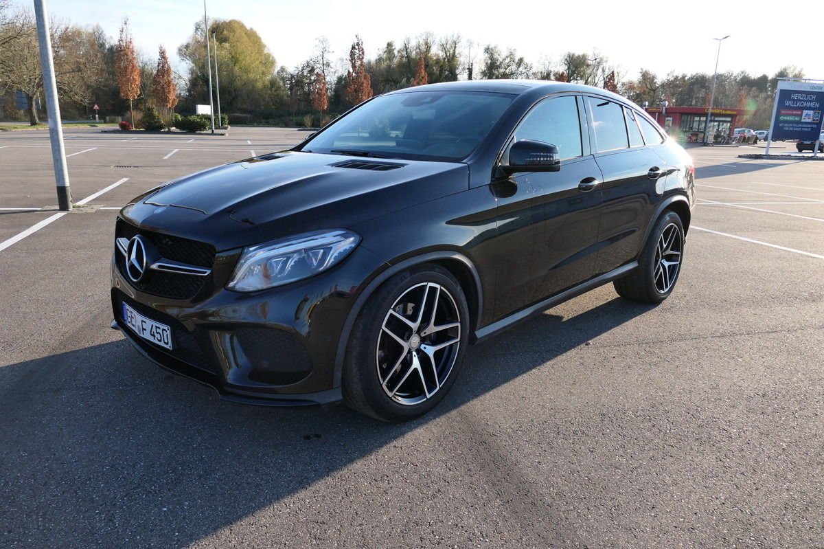MERCEDES-BENZ GLE 350 d 4Matic KLIMA AMG-Line AHK - Terepjáró/ SUV: 1 kép. MERCEDES-BENZ GLE 350 d 4Matic KLIMA AMG-Line AHK - Terepjáró/ SUV: 1 kép.