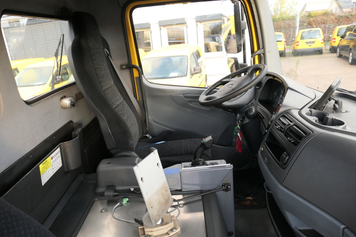 Interior photo 1: Cserefelépítményes teherautó MERCEDES-BENZ KAMAG WBH 25 Wiesel Terberg Umsetzfahrz. Sattelk