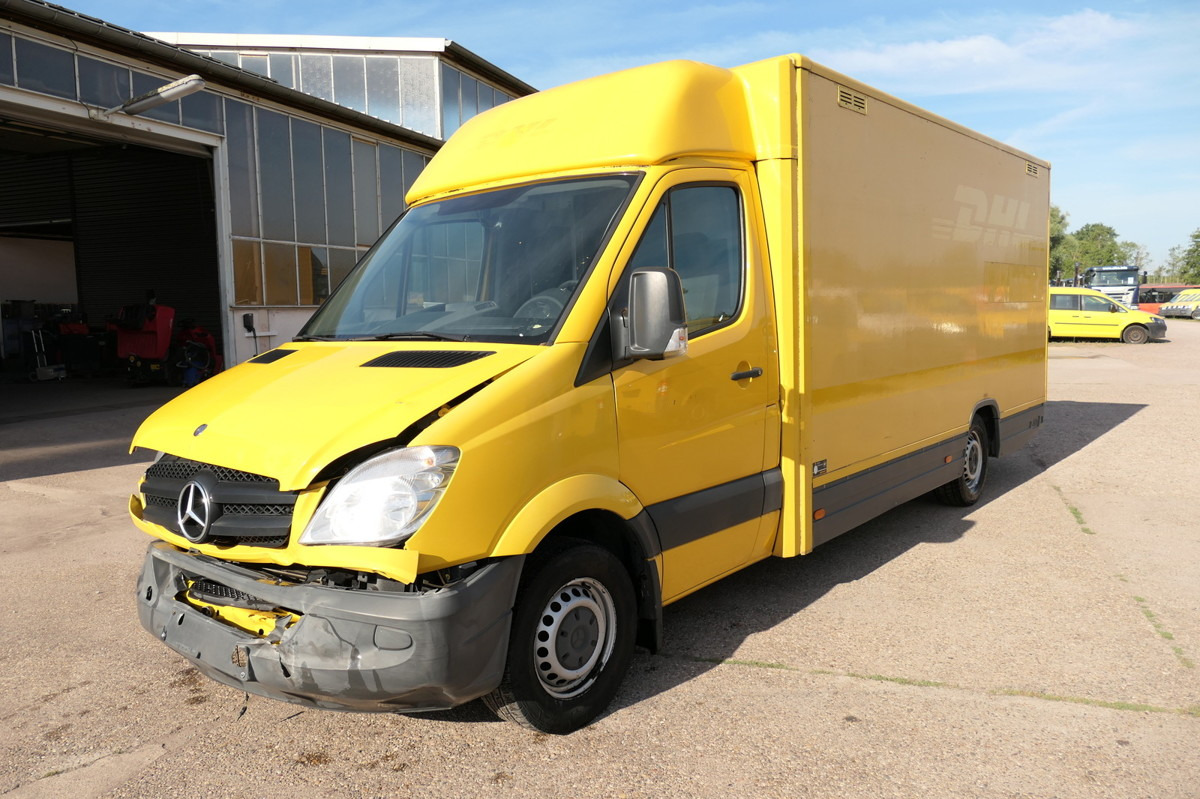 MERCEDES-BENZ SPRINTER 310 CDI MAXI EURO-5 KOFFER REGALE KAMER - Dobozos kisteherautó: 2 kép. MERCEDES-BENZ SPRINTER 310 CDI MAXI EURO-5 KOFFER REGALE KAMER - Dobozos kisteherautó: 2 kép.