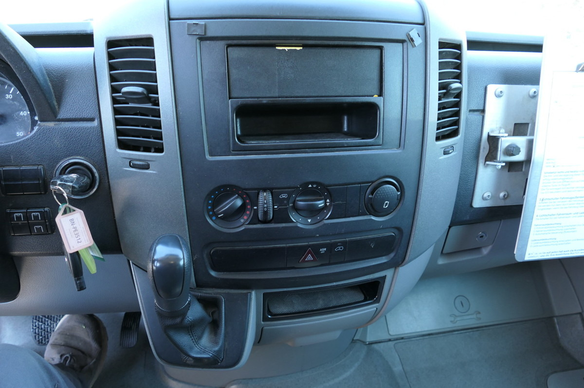 Dobozos kisteherautó MERCEDES-BENZ SPRINTER 310 CDI MAXI EURO-5 KOFFER REGALE KAMER: 10 kép.