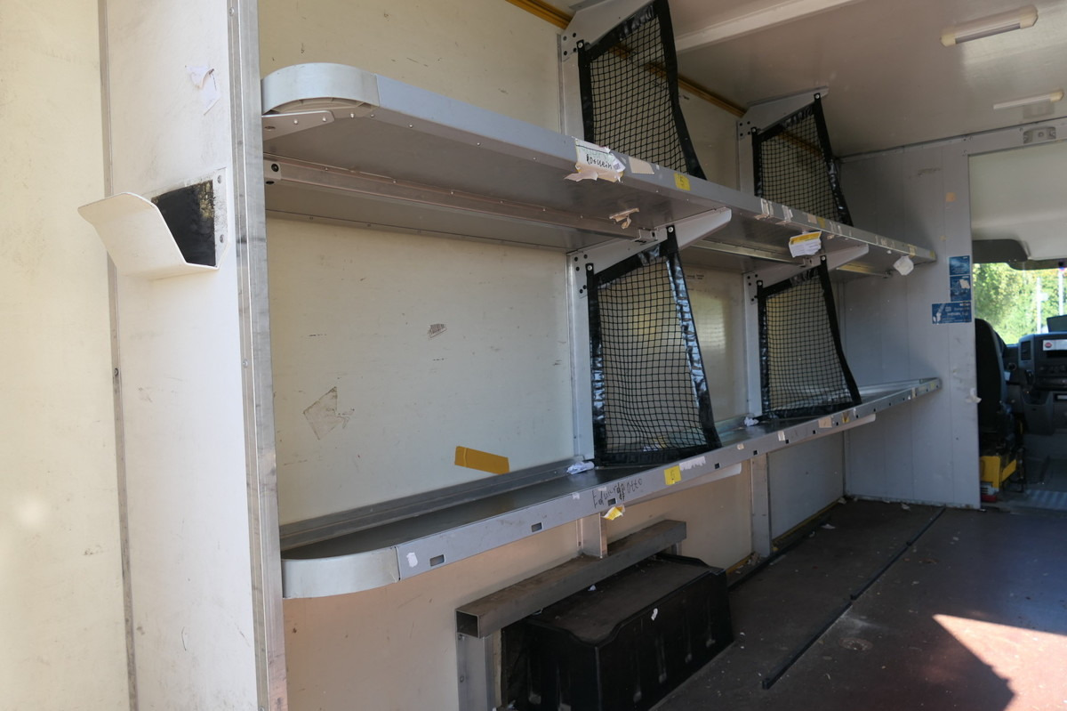 MERCEDES-BENZ SPRINTER 310 CDI MAXI EURO-5 KOFFER REGALE KAMER - Dobozos kisteherautó: 5 kép. MERCEDES-BENZ SPRINTER 310 CDI MAXI EURO-5 KOFFER REGALE KAMER - Dobozos kisteherautó: 5 kép.