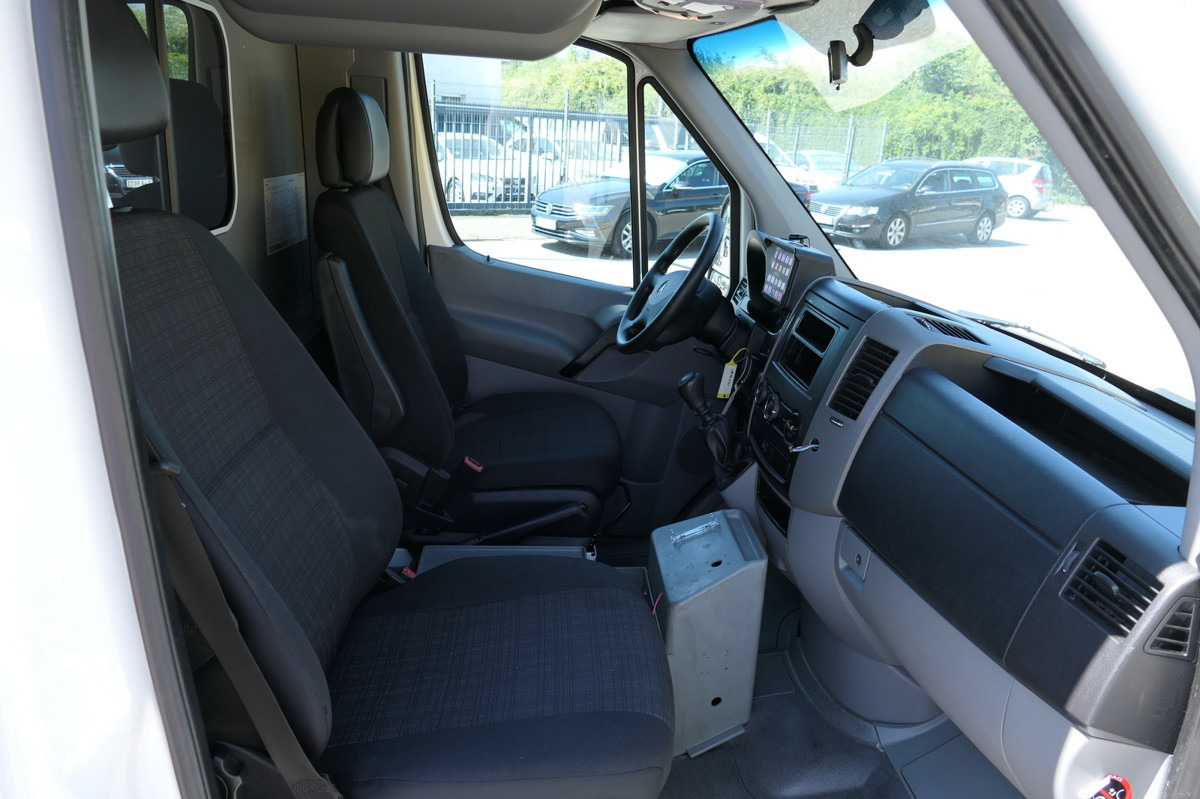 MERCEDES-BENZ Sprinter 316 CDI Klima Rettungswagen - Mentőautó: 5 kép. MERCEDES-BENZ Sprinter 316 CDI Klima Rettungswagen - Mentőautó: 5 kép.