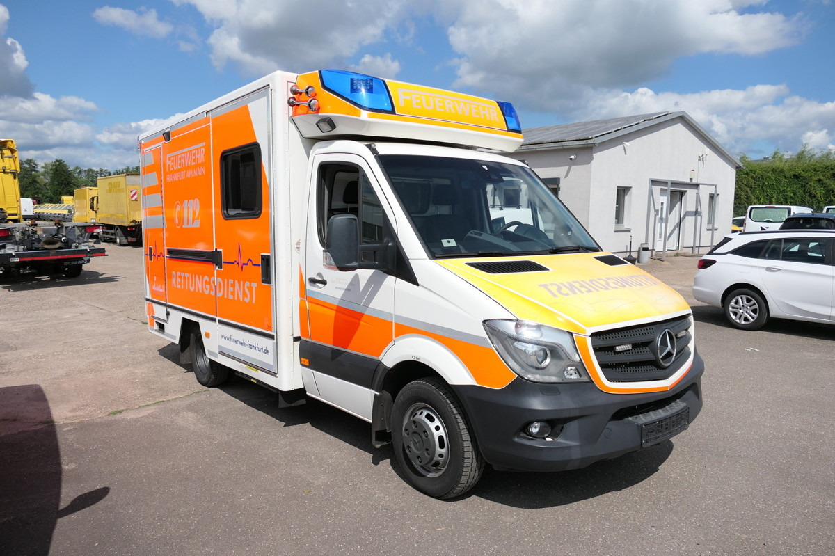 MERCEDES-BENZ Sprinter 519 CDI Klima Krankenwagen Fahrtec Aufb - Mentőautó: 1 kép. MERCEDES-BENZ Sprinter 519 CDI Klima Krankenwagen Fahrtec Aufb - Mentőautó: 1 kép.