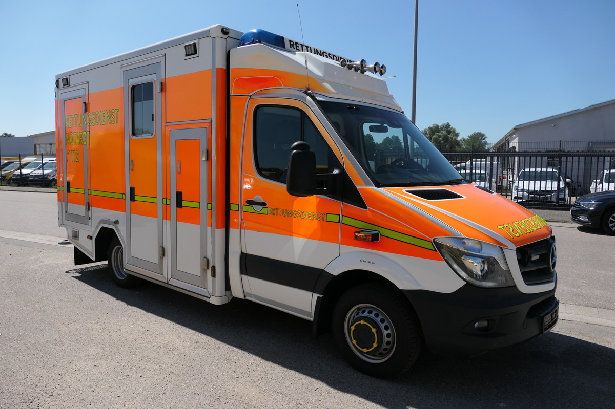 MERCEDES-BENZ Sprinter 519 CDI Klima Krankenwagen - Mentőautó: 1 kép. MERCEDES-BENZ Sprinter 519 CDI Klima Krankenwagen - Mentőautó: 1 kép.