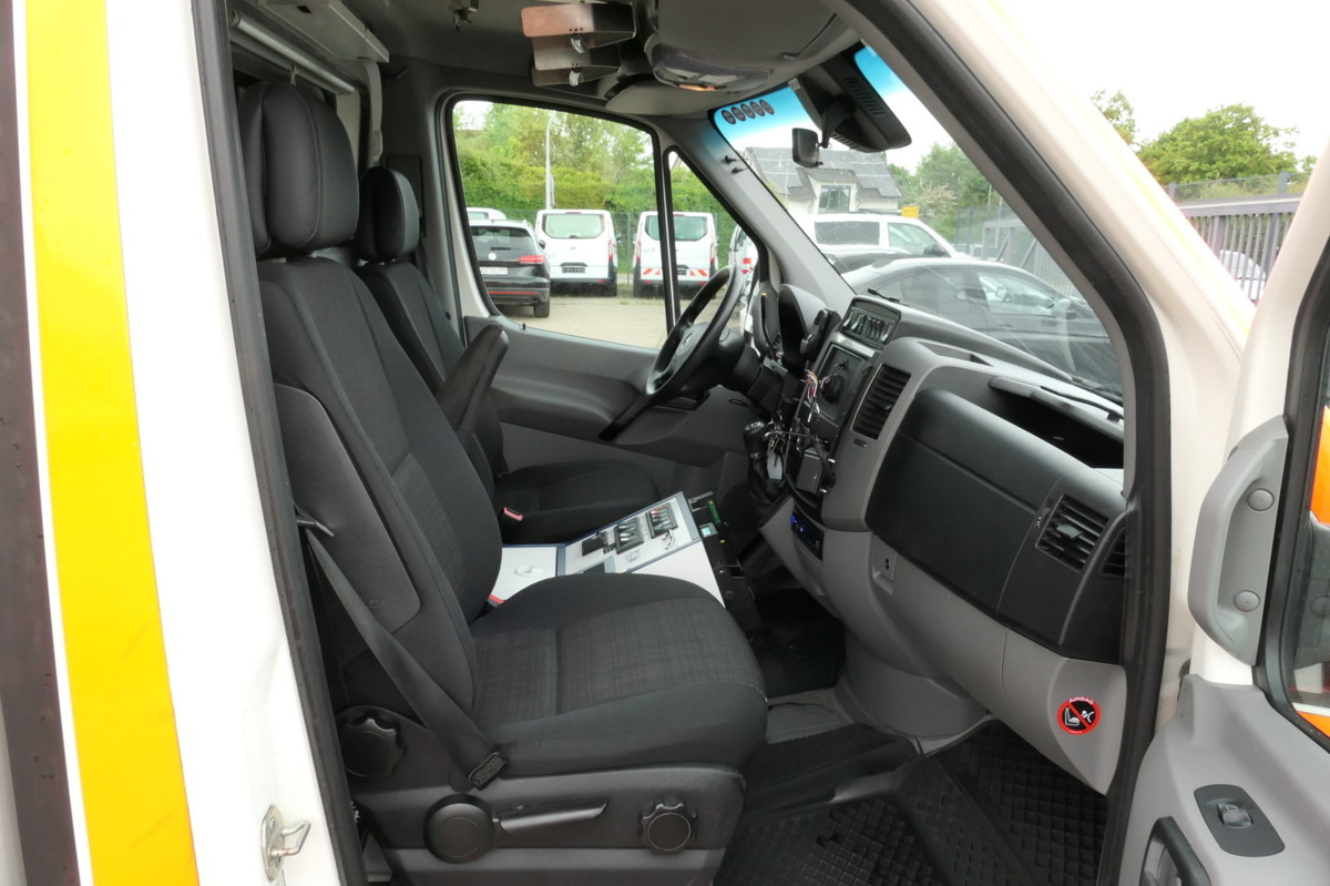 MERCEDES-BENZ Sprinter 519 CDI Klima Krankenwagen - Mentőautó: 5 kép. MERCEDES-BENZ Sprinter 519 CDI Klima Krankenwagen - Mentőautó: 5 kép.