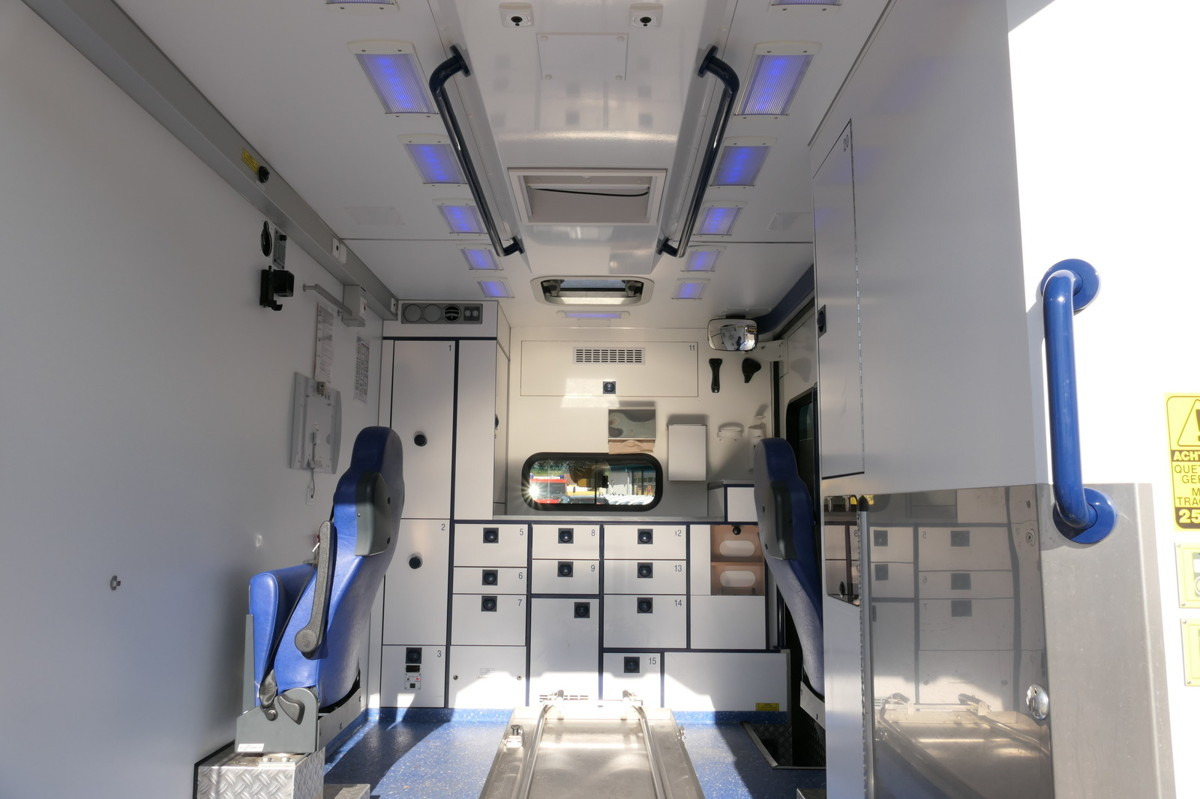 Mentőautó MERCEDES-BENZ Sprinter 519 CDI Klima Krankenwagen: 14 kép.
