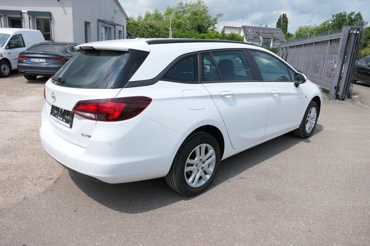 OPEL Astra K 1.4 Turbo CNG Edition Klima COC - Autó: 3 kép. OPEL Astra K 1.4 Turbo CNG Edition Klima COC - Autó: 3 kép.