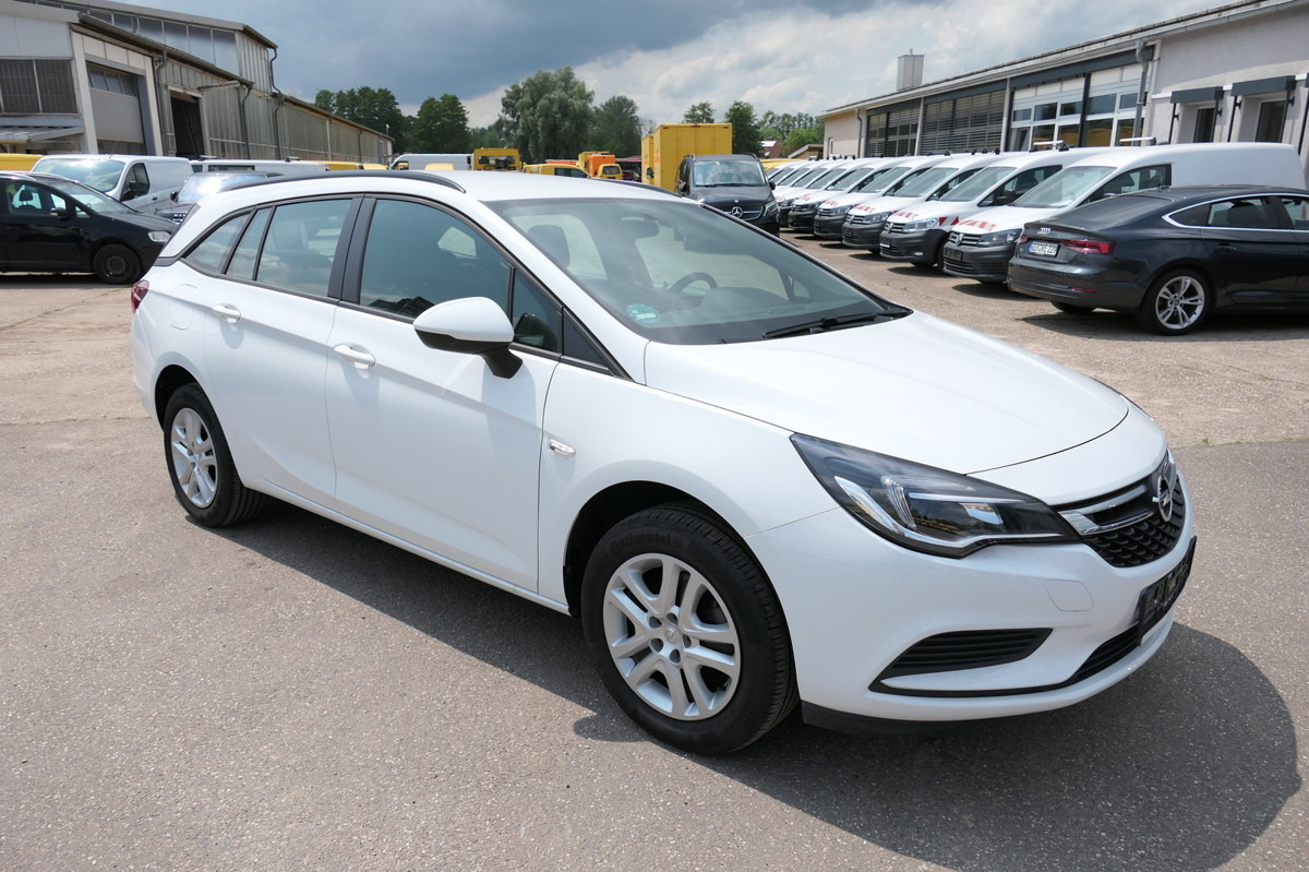OPEL Astra K 1.4 Turbo CNG Edition Klima COC - Autó: 2 kép. OPEL Astra K 1.4 Turbo CNG Edition Klima COC - Autó: 2 kép.