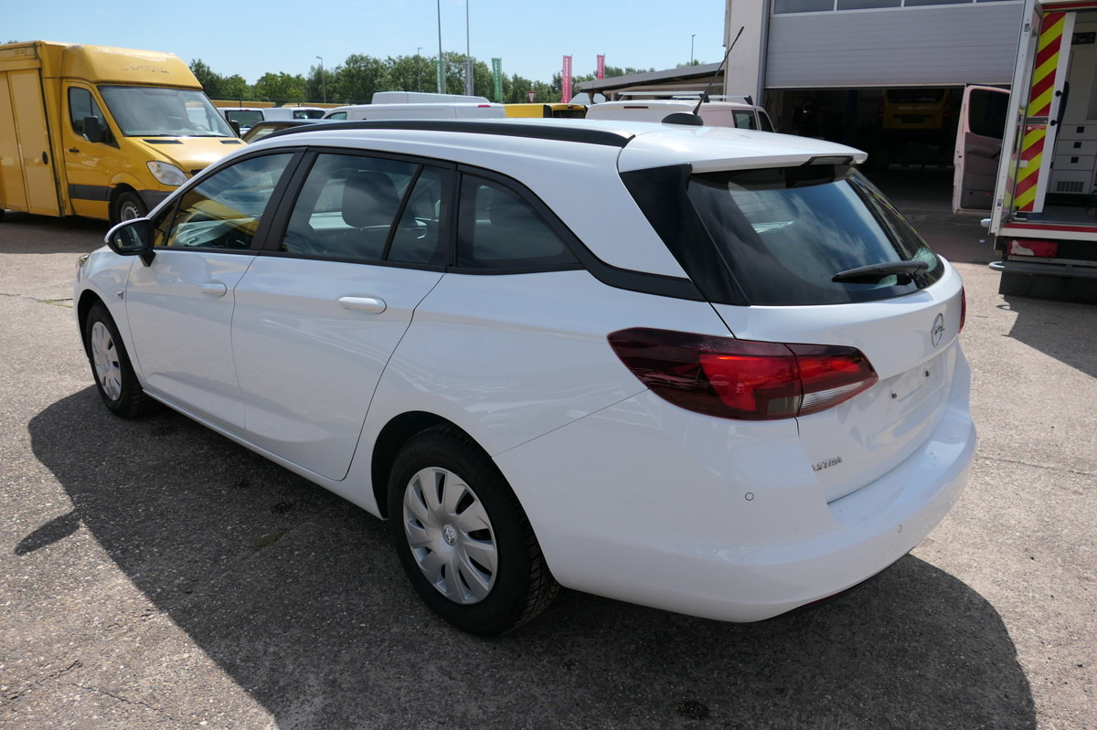 OPEL Astra Sports Tourer 1.5 CDTI KLIMA - Autó: 4 kép. OPEL Astra Sports Tourer 1.5 CDTI KLIMA - Autó: 4 kép.