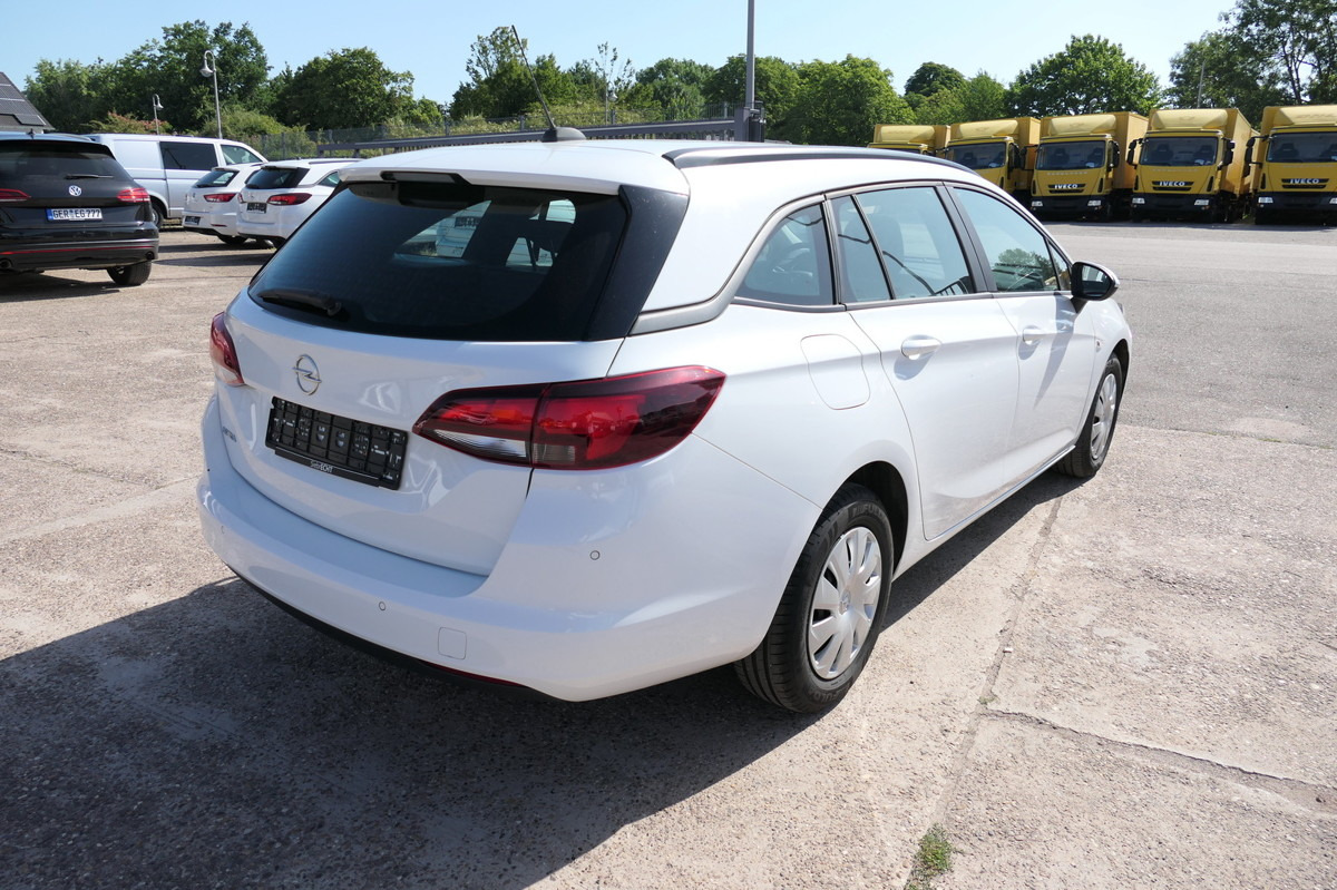 OPEL Astra Sports Tourer 1.5 CDTI KLIMA - Autó: 4 kép. OPEL Astra Sports Tourer 1.5 CDTI KLIMA - Autó: 4 kép.