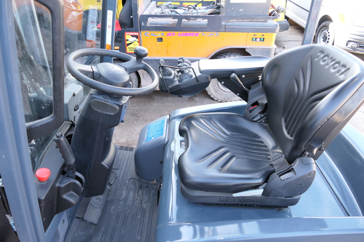 Elektromos targonca TOYOTA 7FBEST 15 Elektro 3-Rad: 8 kép. Elektromos targonca TOYOTA 7FBEST 15 Elektro 3-Rad: 8 kép.